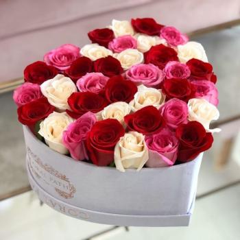 Букет Шляпная коробка с розами 